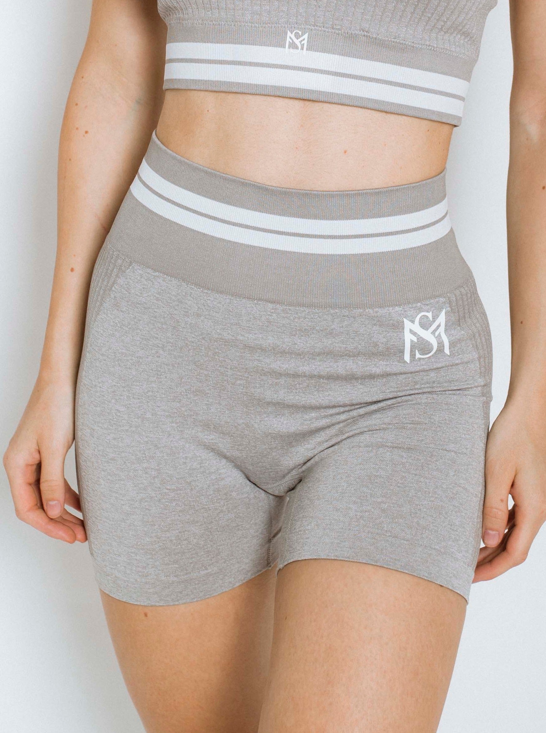 Bright lines light grey shorts Sportmonkey