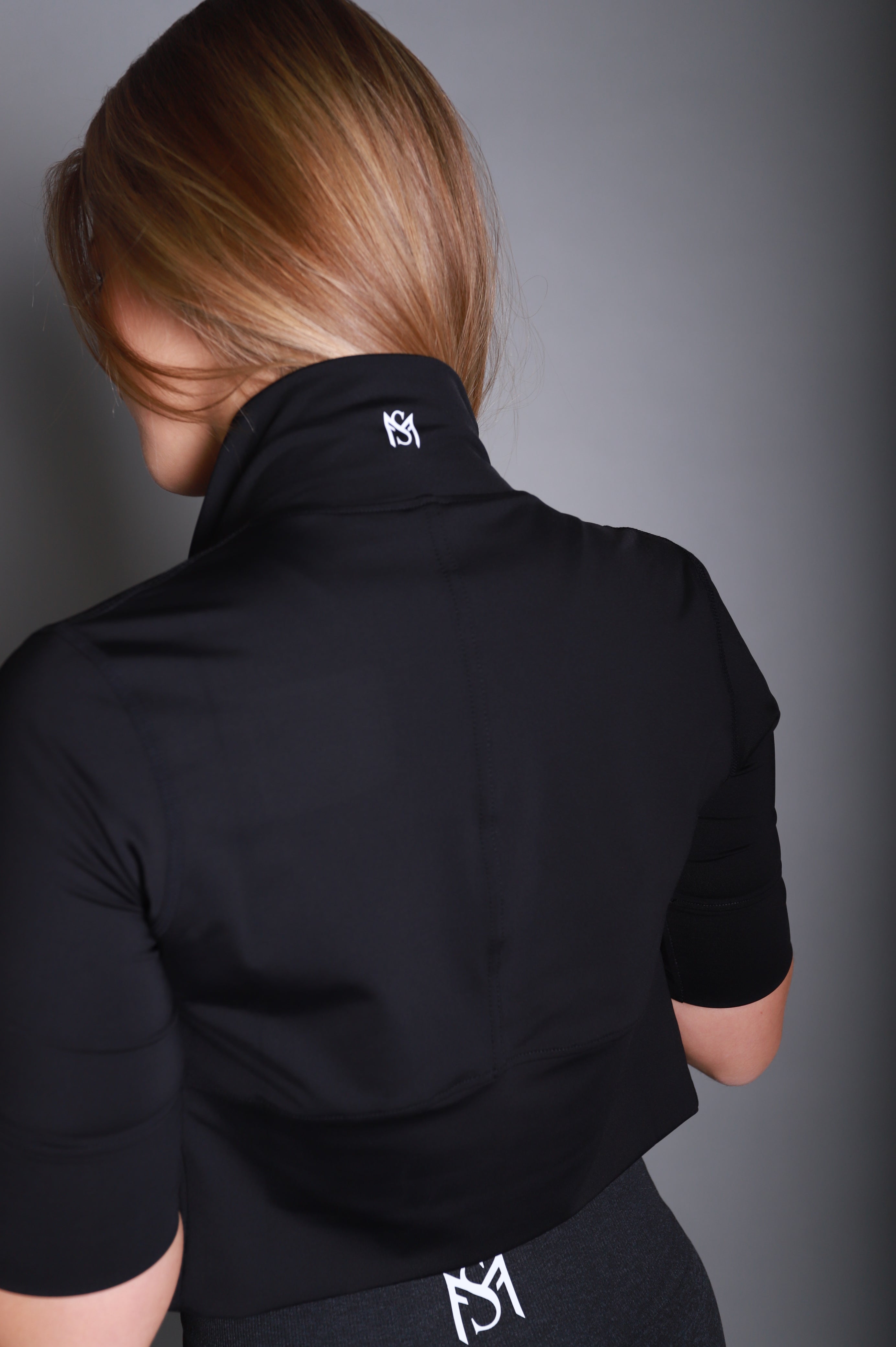 Crop Top Black Jacket Sportmonkey
