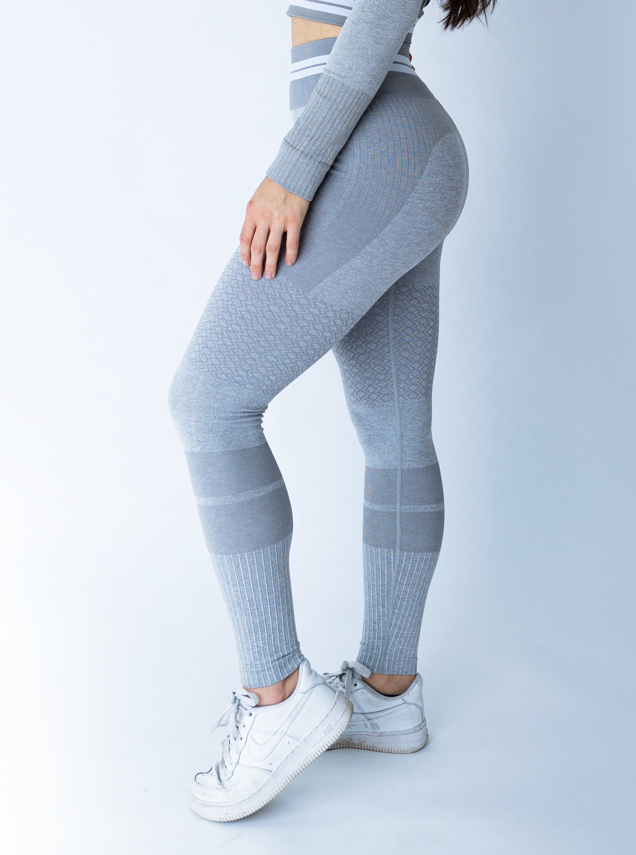 Bright Lines Light Grey sportmonkey