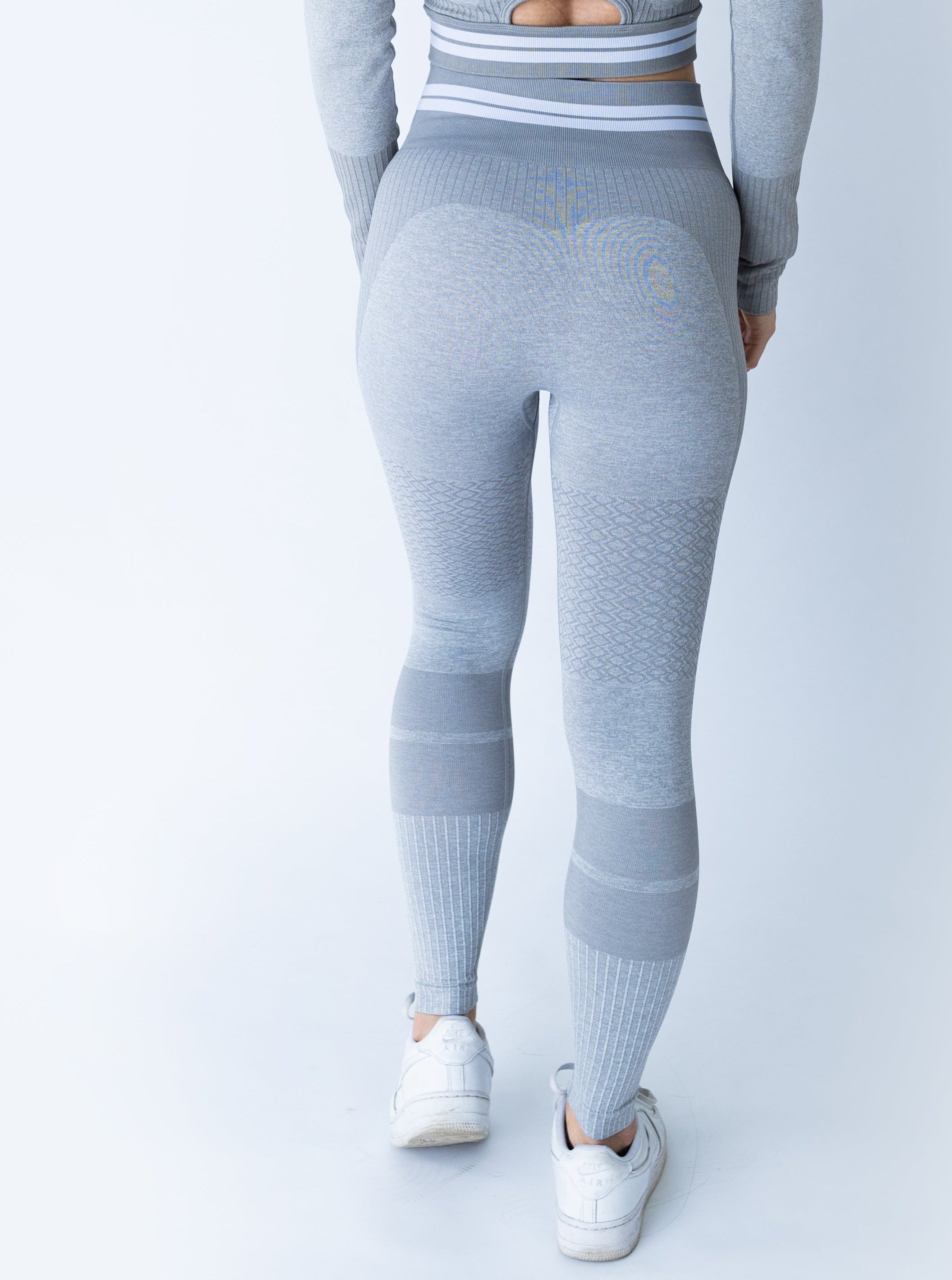 Bright Lines Light Grey sportmonkey