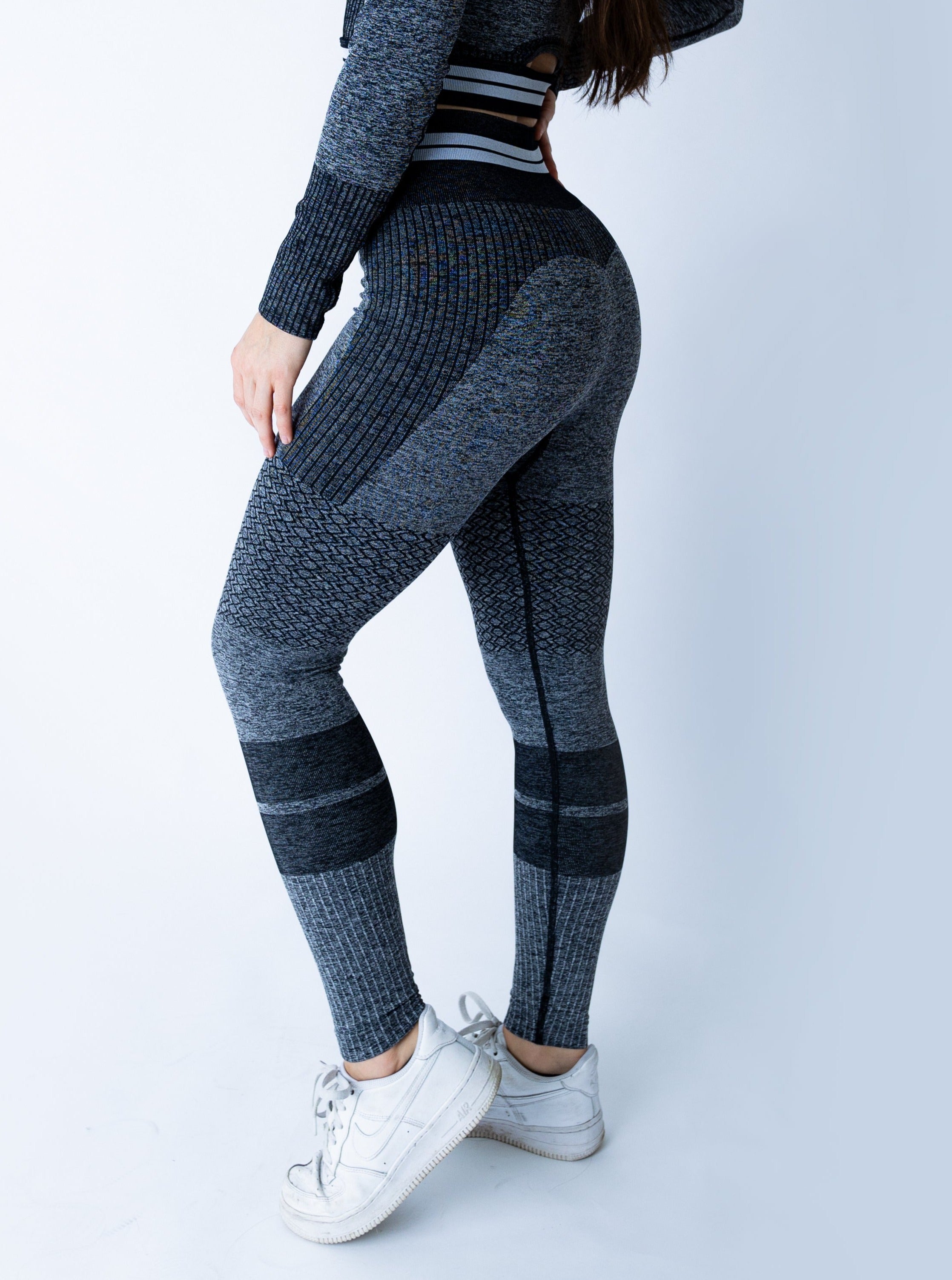 Bright Lines Dark Grey Leggings sportmonkey