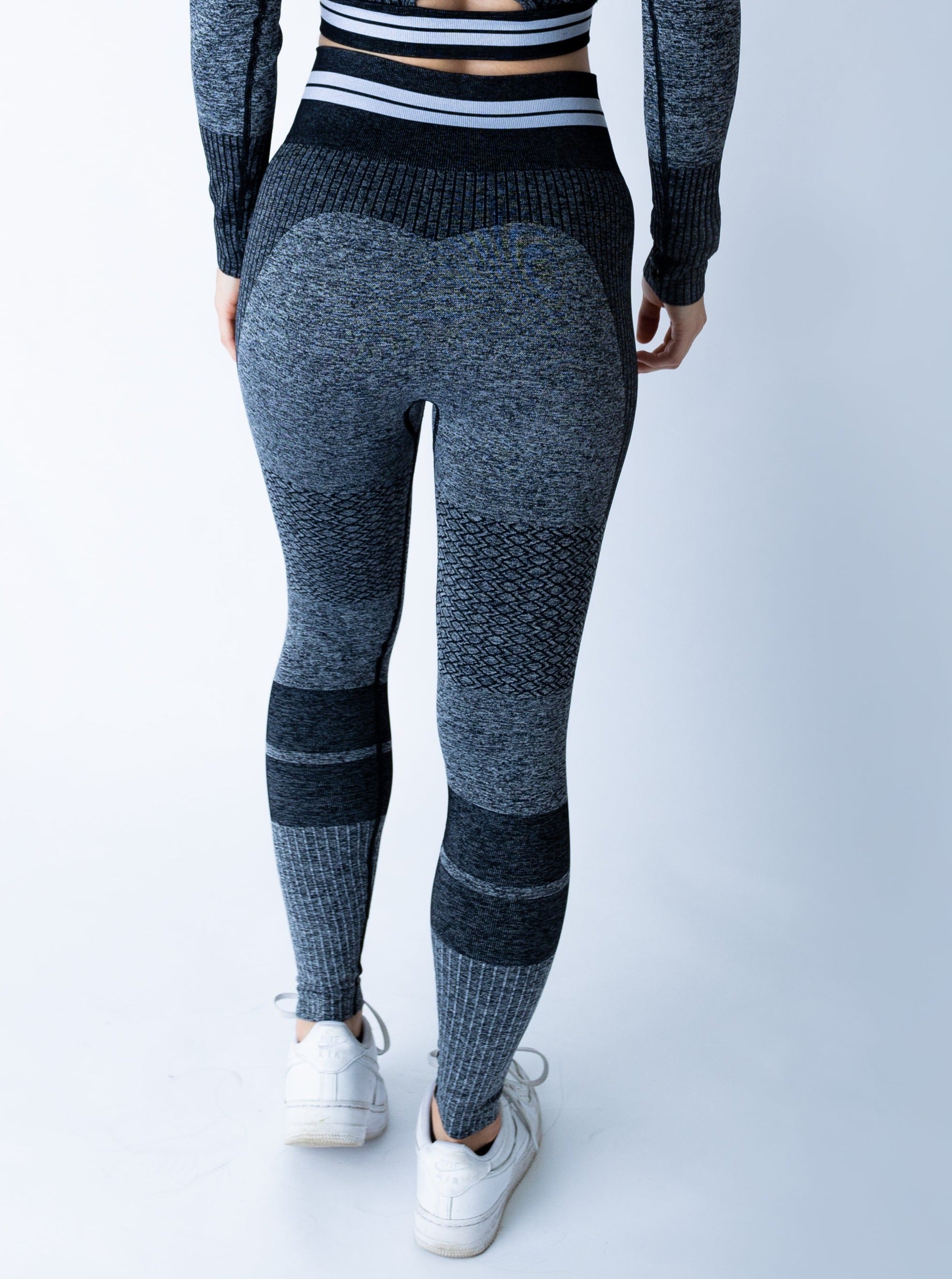 Bright Lines Dark Grey Leggings sportmonkey